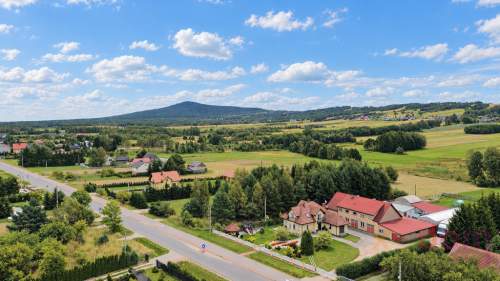 DOM HALA 2 MIESZKANIA Biznes Turystyczny