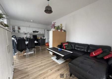 4-pokojowe mieszkanie w Markach