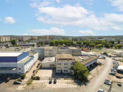 Biurowiec 2 Hale Plac - Nieruchomość inwestycyjna.
