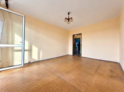 3 pokoje Balkon Do remontu Duży potencjał