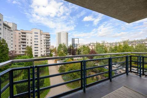 120 m 150 m od Metra Natolin 2 loggie