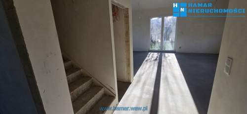 Połowa bliźniaka, 5 pokoi, działka o pow. 300m2