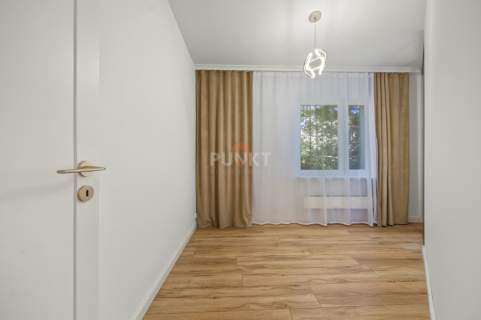 Trzy pokoje Po generalnym remoncie Balkon