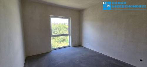 Segment skrajny, przestronny Salon, 4 sypialnie, poddasze, garaż