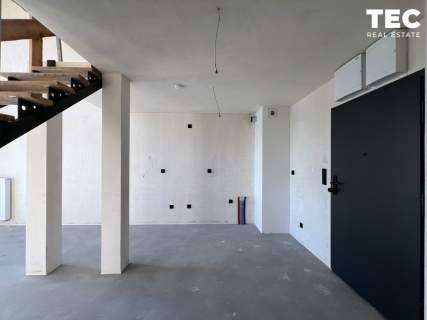 Antresola i salon razem 55 m , bez prowizji