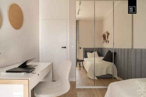Wykończony apartament z antresolą i balkonem