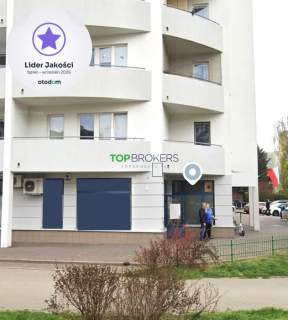 Narożny lokal z dużą witryną