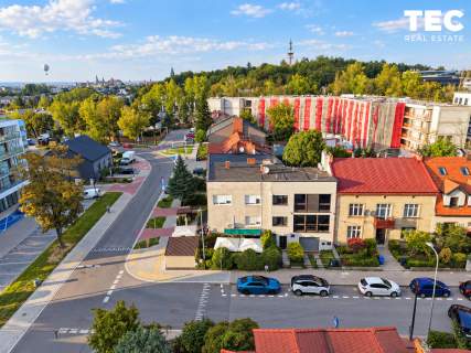 DOM Z KAWIARNIĄ I OGRODEM W SERCU KRAKOWA WYJĄTKOWA NIE