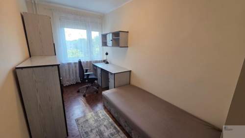 Duże mieszkanie, 3 niezależne pokoje, doskonała lokalizacja.