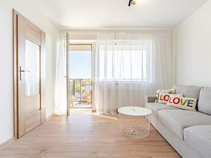 2 POKOJE 32,5 m BALKON OSTATNIE PIĘTRO