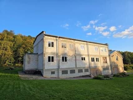 Hala 1400m2 na gruncie 5000m2