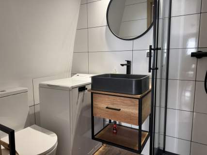 2 pokoje po remoncie, wyposażone, w centrum