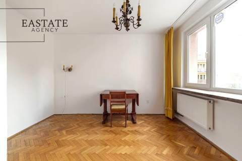 Saska Kępa oddzielna kuchnia duży balkon garaż 2 komórki