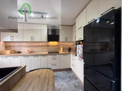 4 pokojowe mieszkanie po remoncie, garaż, wiata, ogród