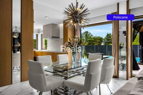 6- pokojowy dom z basenem w doskonałej lokalizacji