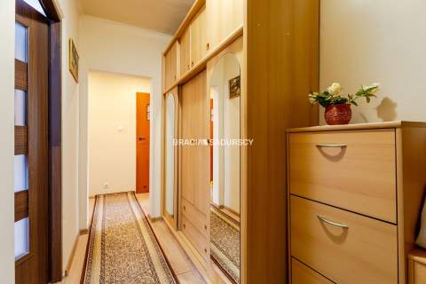 2 POKOJE 52 m2 II PIĘTRO OS. SIKORSKIEGO