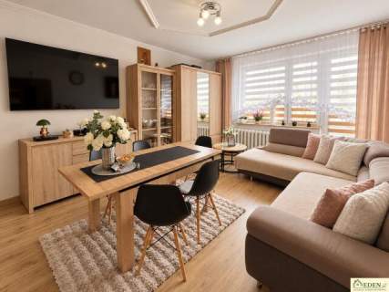 Dom ok. 200 m2 4 oddzielne lokale letniak i garaże w Łukowie
