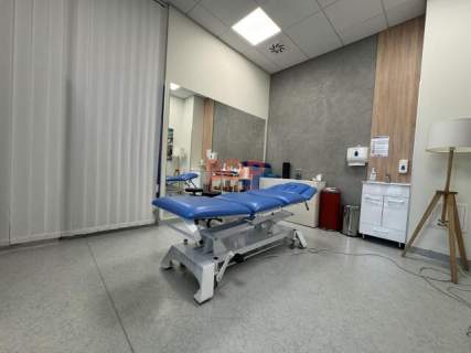 Wyjątkowy lokal usługowo-medyczny z witrynami 145 m2