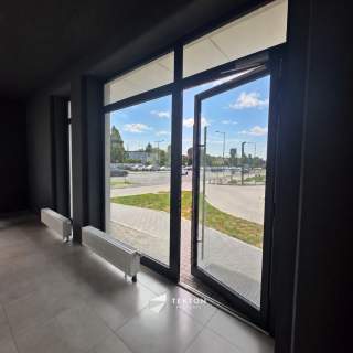 190M2 lokal do wynajęcia, parking, witryny