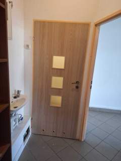 Lokal na Wolności z witryną