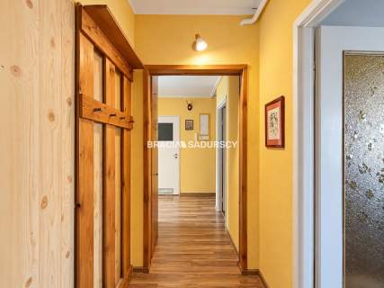 3 pokoje, 56 m , balkon, osobna kuchnia