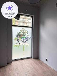 Elegancki lokal z witrynami, obok SOHO
