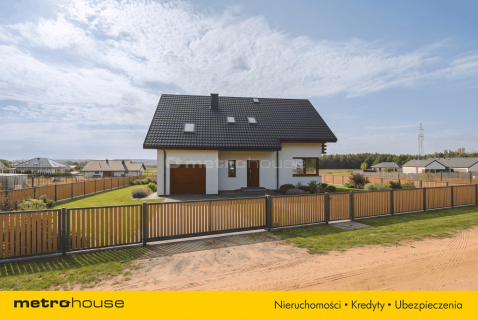 NOWY DOM WOLNOSTOJĄCY W SEROCKU W OTULINIE LASU