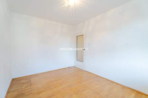 Mieszkanie do remontu 5 pok Balkon