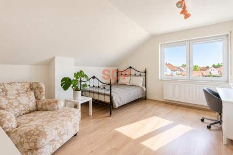 Dom wolnostojący z garażem 1372 m2 działka
