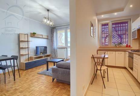 odświeżone, duży balkon, blisko centrum