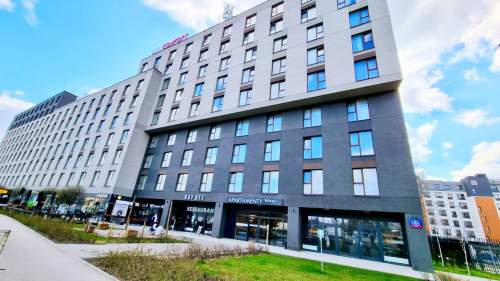Do wynajęcia lokal w standardzie hotelowym. Wszystko w cenie.