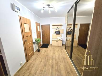 1 piętro do wejścia rodzinie 3 pokoje duży balkon