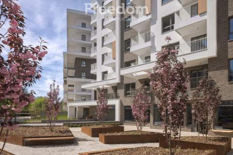Apartament 92 m , 4 pokoje, dwa balkony, garaż