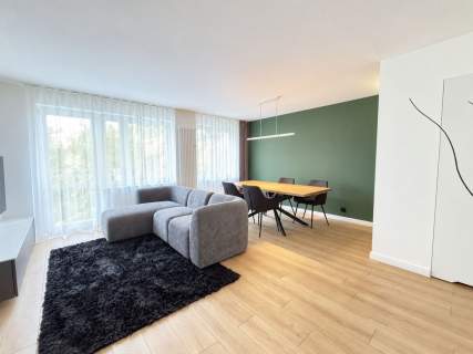 3-pokoje na Winogradach 66,5 m balkon piwnica