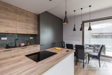 Apartament 3 pokoje ul.Waldorffa garaż i komórka