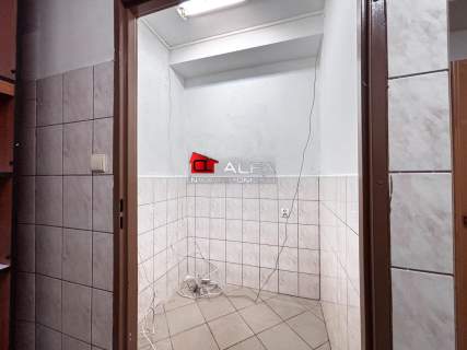 Do wynajęcia lokal handlowo - usługowy, parter - ścisłe Centrum...