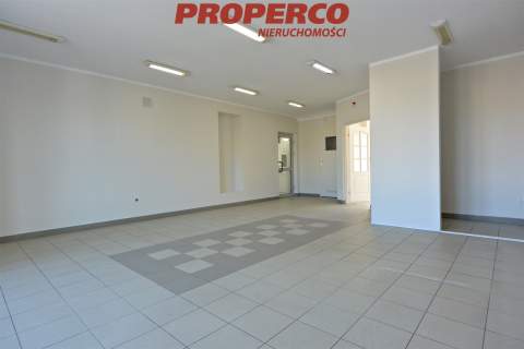 Lokal pow. 64 m2, Daleszyce, Centrum