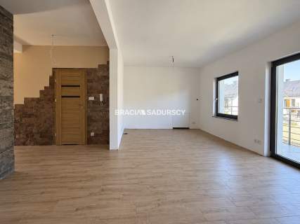 2 poziomowe mieszkanie z balkonami w Wieliczce