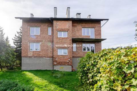 budynek 409,95 m działka 1056 m inwestycja