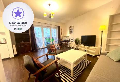 Salon z aneksem i sypialnia, balkon, garaż