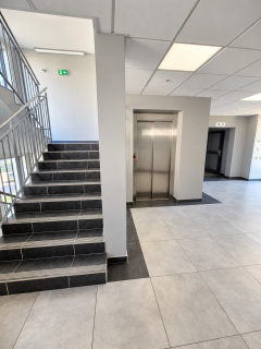 GOTOWY APARTAMENT 500 m OD PLAŻY Duży balkon wśród zieleni