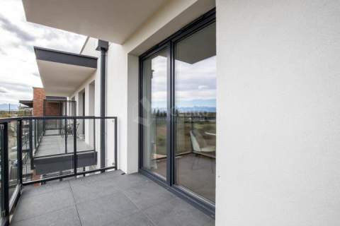 Nowa przytulna kawalerka, ok. 30m2. duży balkon.