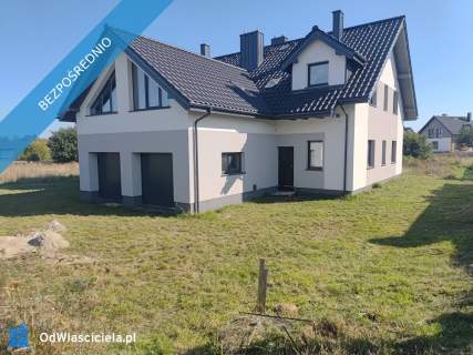 Dom Bliźniak z garażem i ogrodem , 6 pokoi , Różyny -11km od...