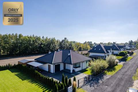 Nowoczesny dom z ogrodem