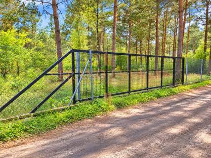 Wyjątkowa działka budowlana w otoczeniu lasu. Blisko miasta