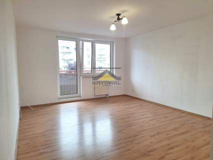2 pokoje, wysoki parter z balkonem, Os. Manhattan
