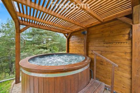 Nowoczesny całoroczny dom z basenem, sauną i jacuzzi w sercu...