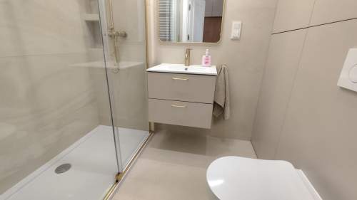 DO WYNAJĘCIA 3 pokoje balkon, klima PIERWSZY NAJEM