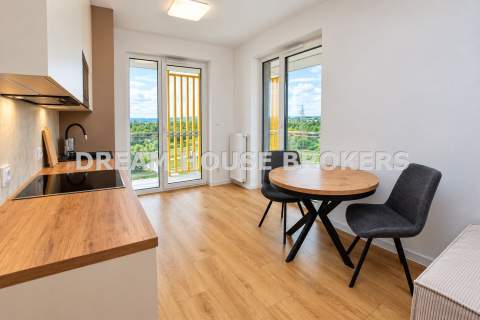 2 pokoje-43m2, Żołnierzy 9 DP, duży balkon parking