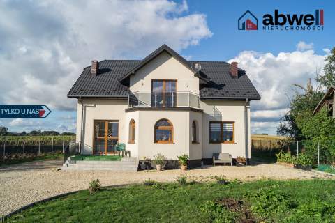 Zadbany dom do wejścia w Klimontowie - z możliwościami aranżacji